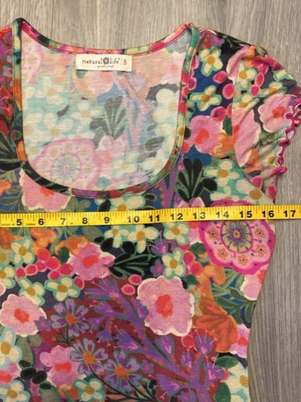 Natural Life Devon Butter Soft Painted Garden boho floral lettuce trim tee, S/ M - Picture 7 of 10
